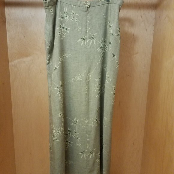 Floral Print Maxi Skirt - Picture 2 of 2